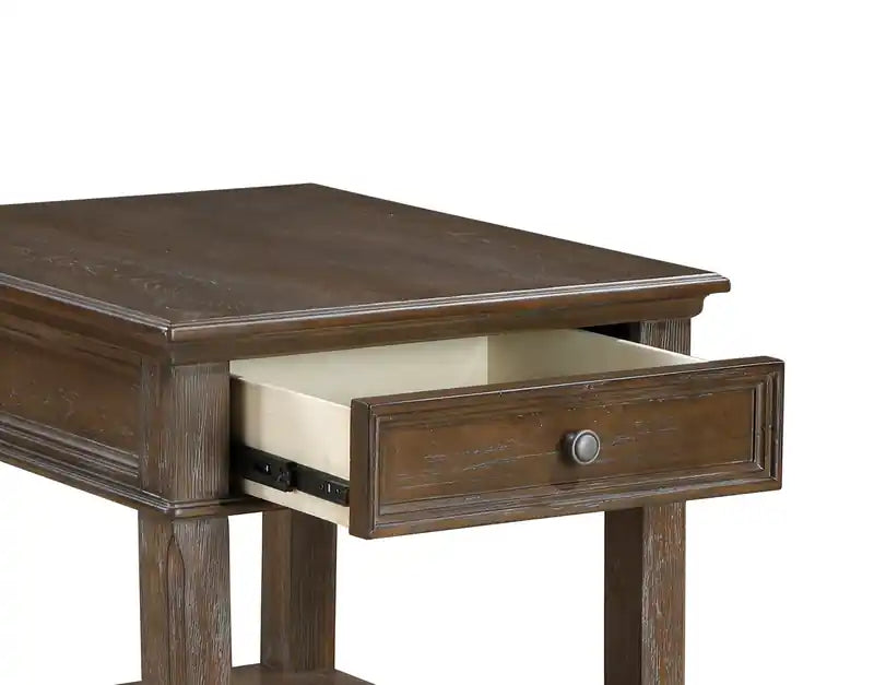 Table de bout traditionnelle 24 po avec rangement et port USB - Orme brun